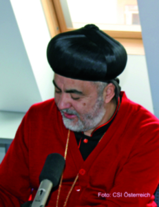 Im Bild: Erzbischof Matta Roham bei einem von CSI organisierten Interview mit Radio Stephansdom